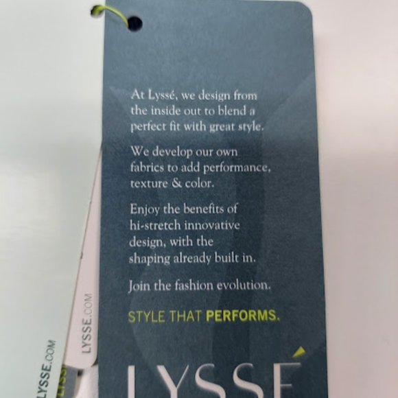 NWT LYSSE Womens Plus Size  Indigo Capri Pants Stretchy Lightweight Denim Style - Picture 7 of 15